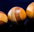 Hölzern und rund, Kunst und Kegeln Hölzern und rund, Kunst und Kegeln